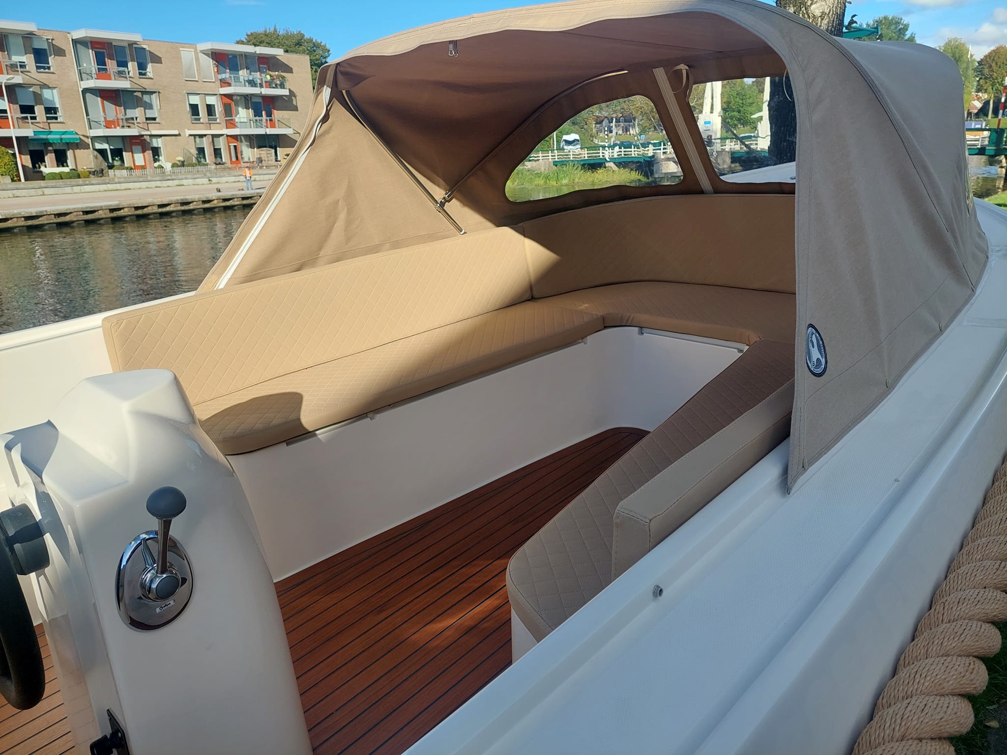 Lago-Amore-590-Tender-5