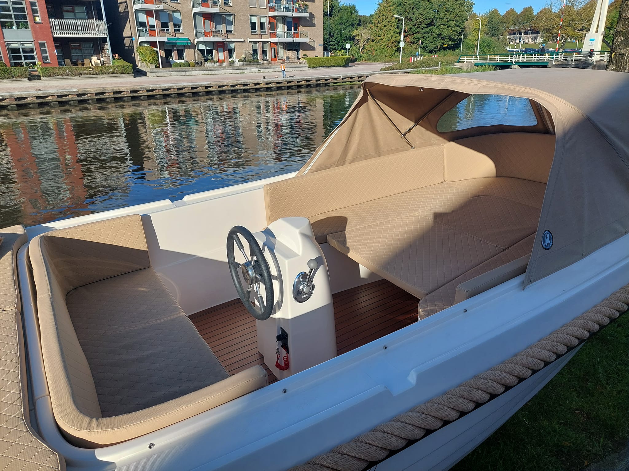 Lago-Amore-590-Tender-7