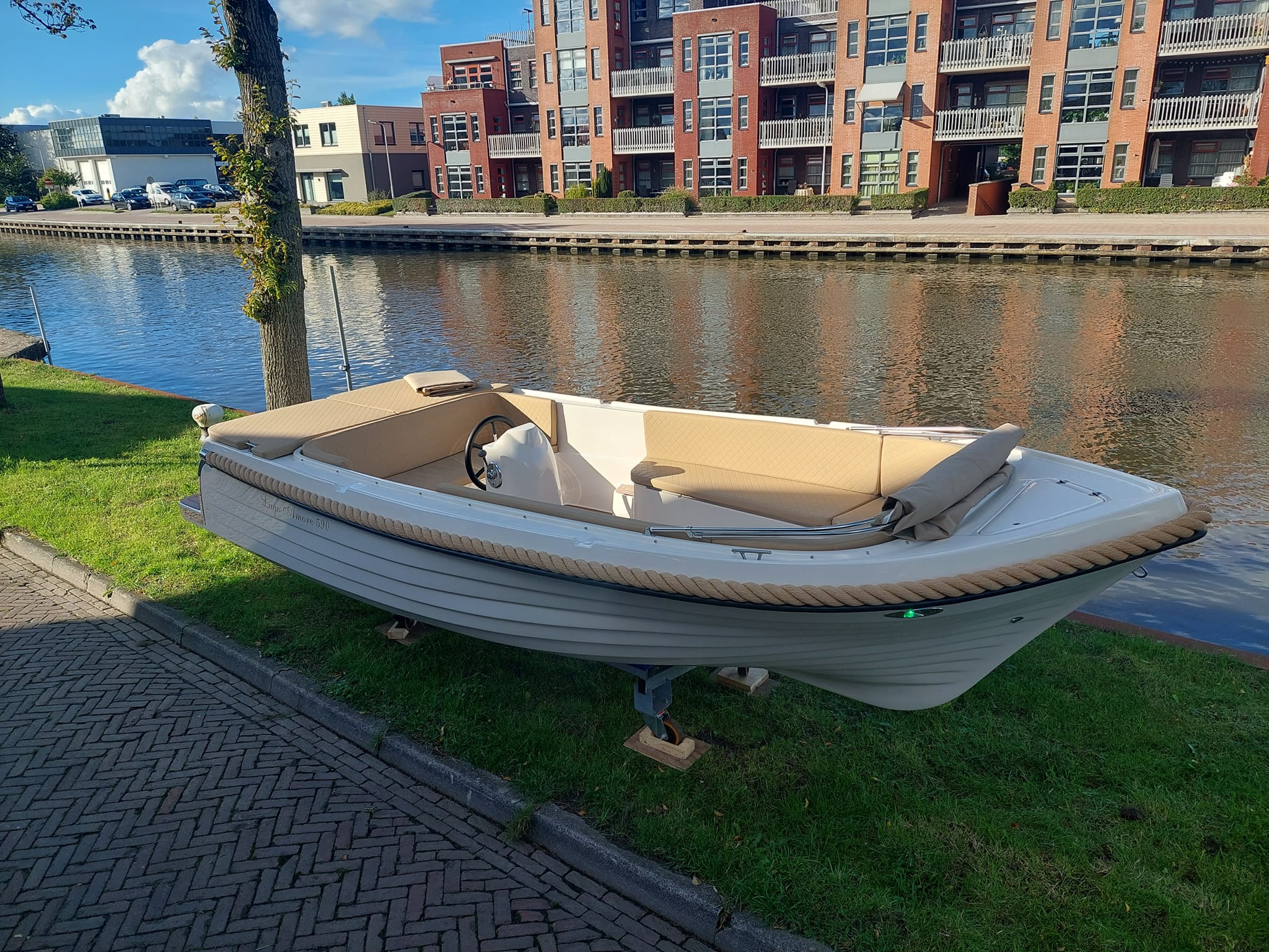 Lago-Amore-590-Tender-9