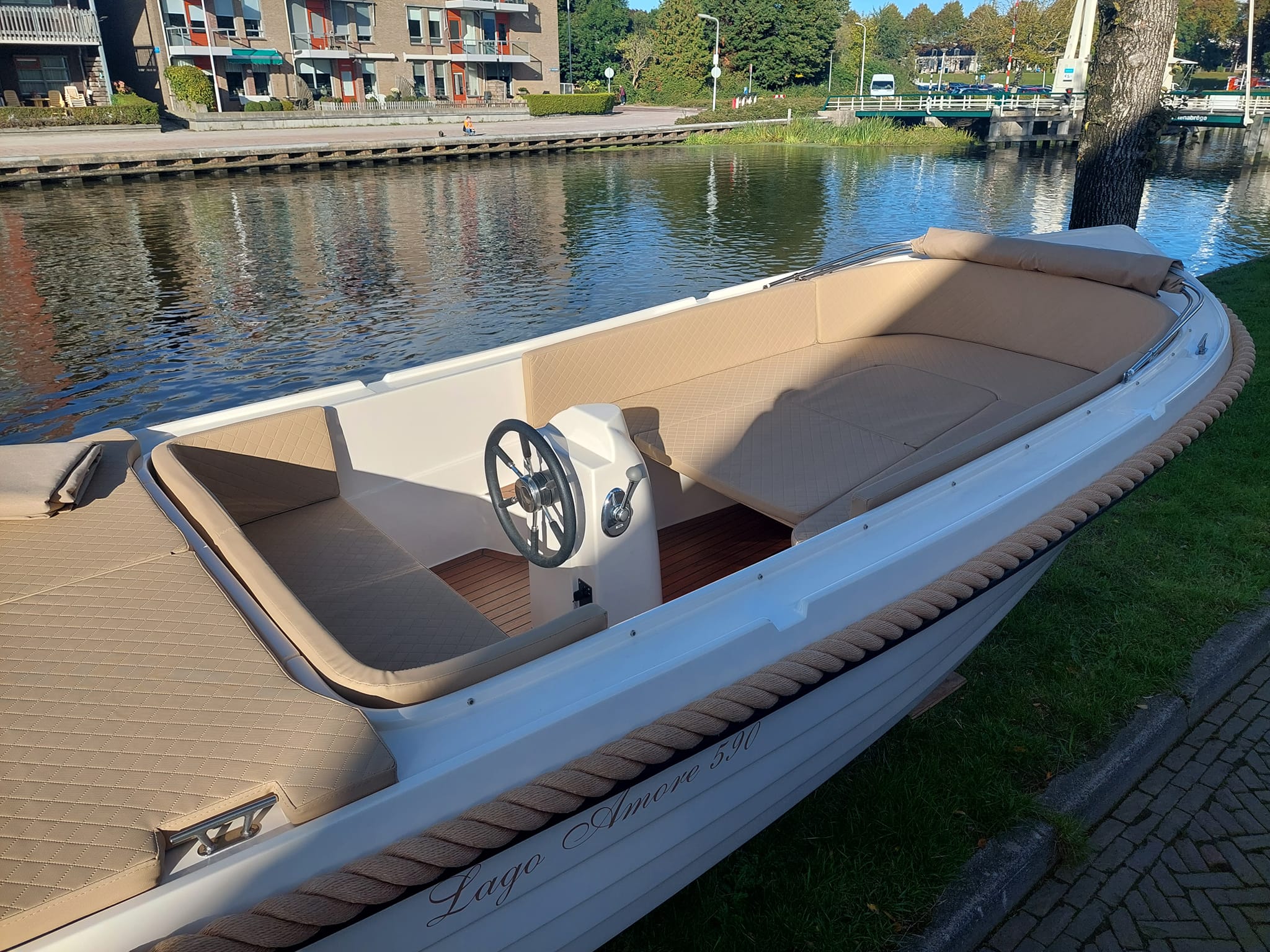 Lago-Amore-590-Tender-i