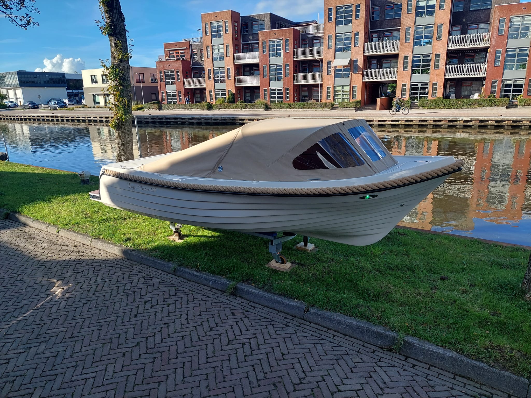 Lago-Amore-590-Tender-t